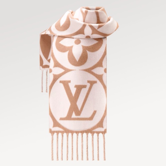 Louis Vuitton Medallion Scarf - Picture 2 of 8